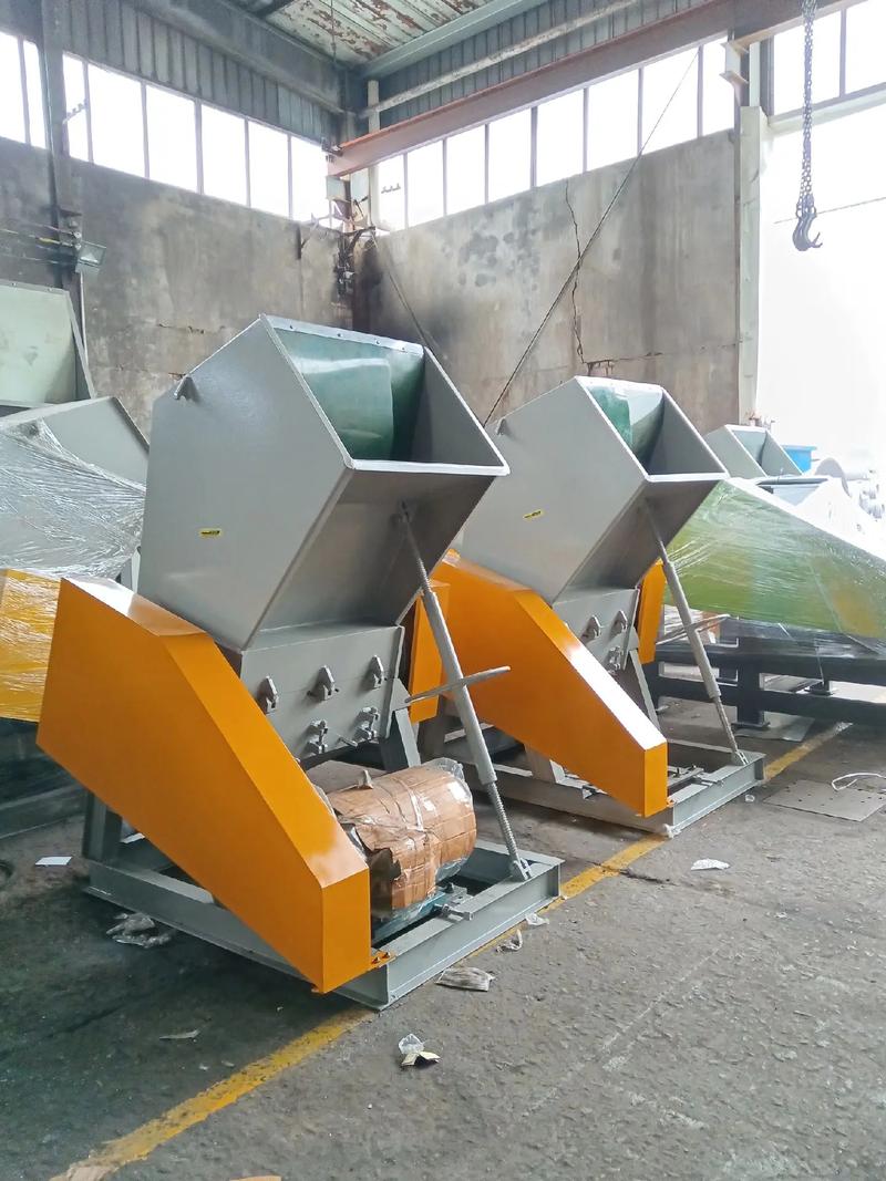 小型塑料破碎机现货直销，价格实惠，专业机头料粉碎